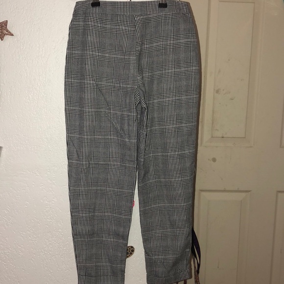 Black and white checkered pants - Picture 3 of 3
